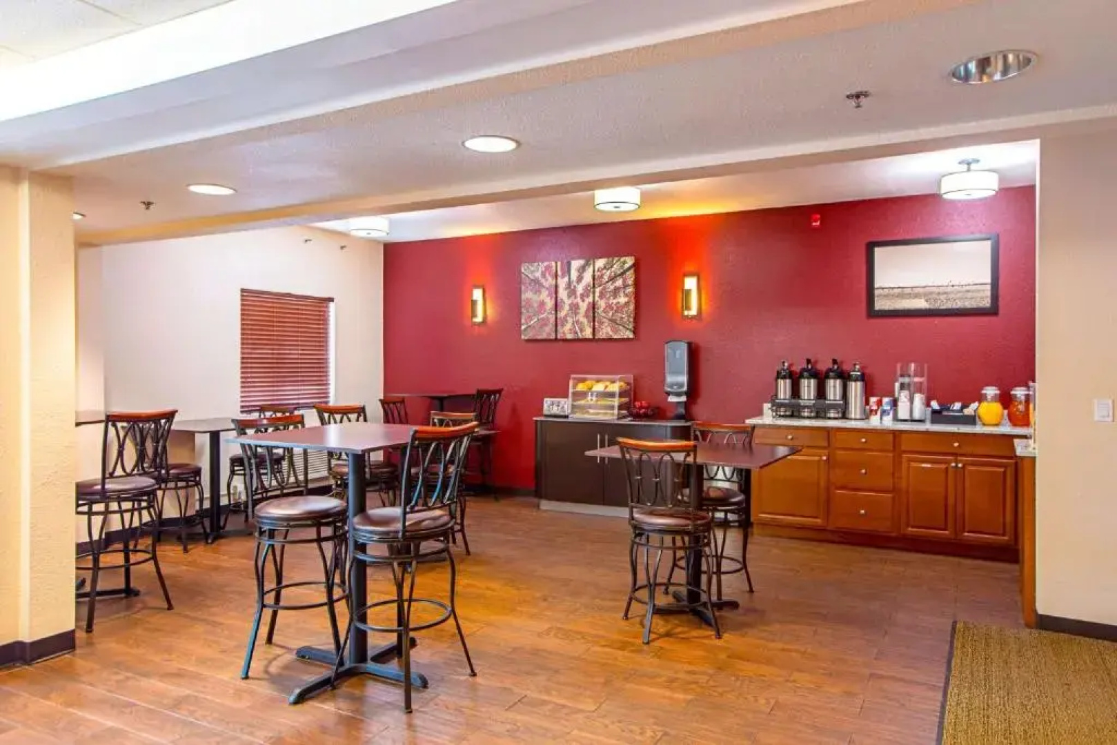 Seasons Inn Traverse City