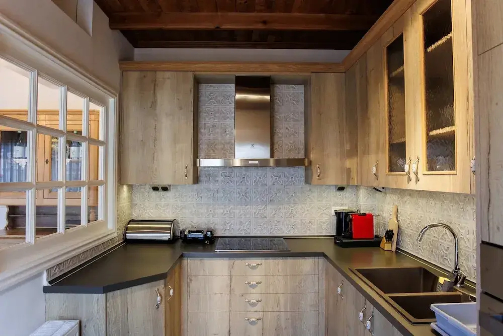 Kozani Central Nest - Homely Vibes