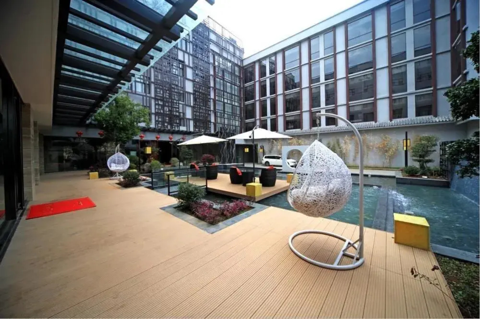 Dongfang Xuanyi Holiday Hotel