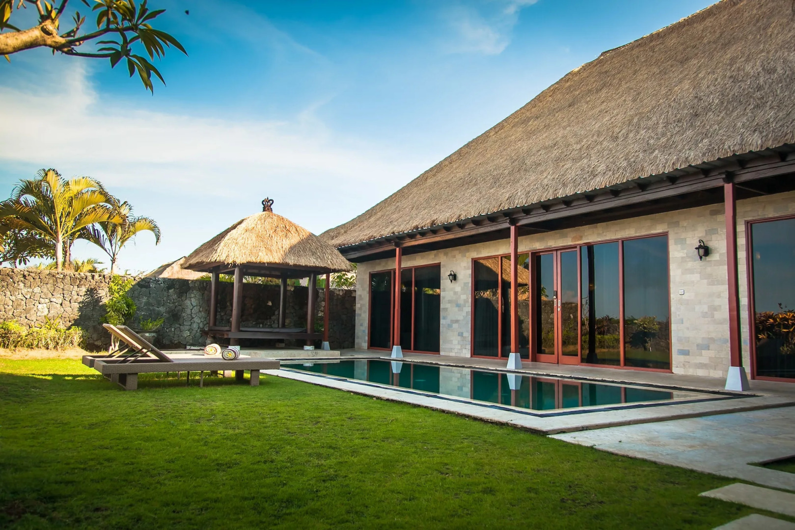 Royal Pool Villa Club