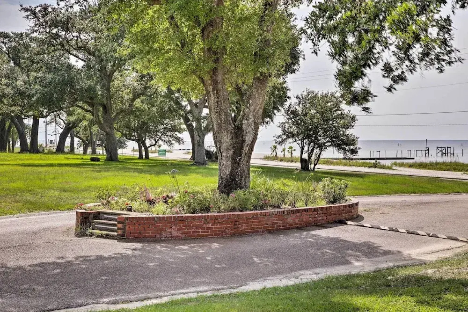 'the Palm' Bay St. Louis Home - Walk to Beach!