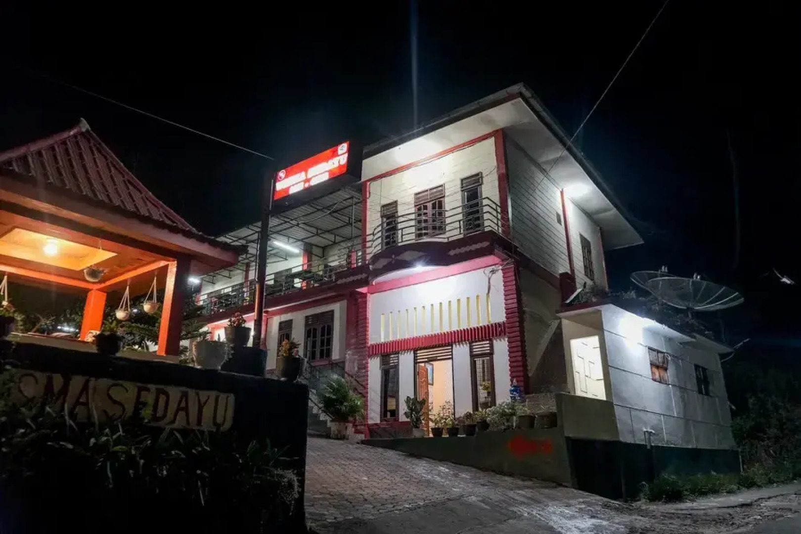 Hotel 78 Parapat Mitra RedDoorz