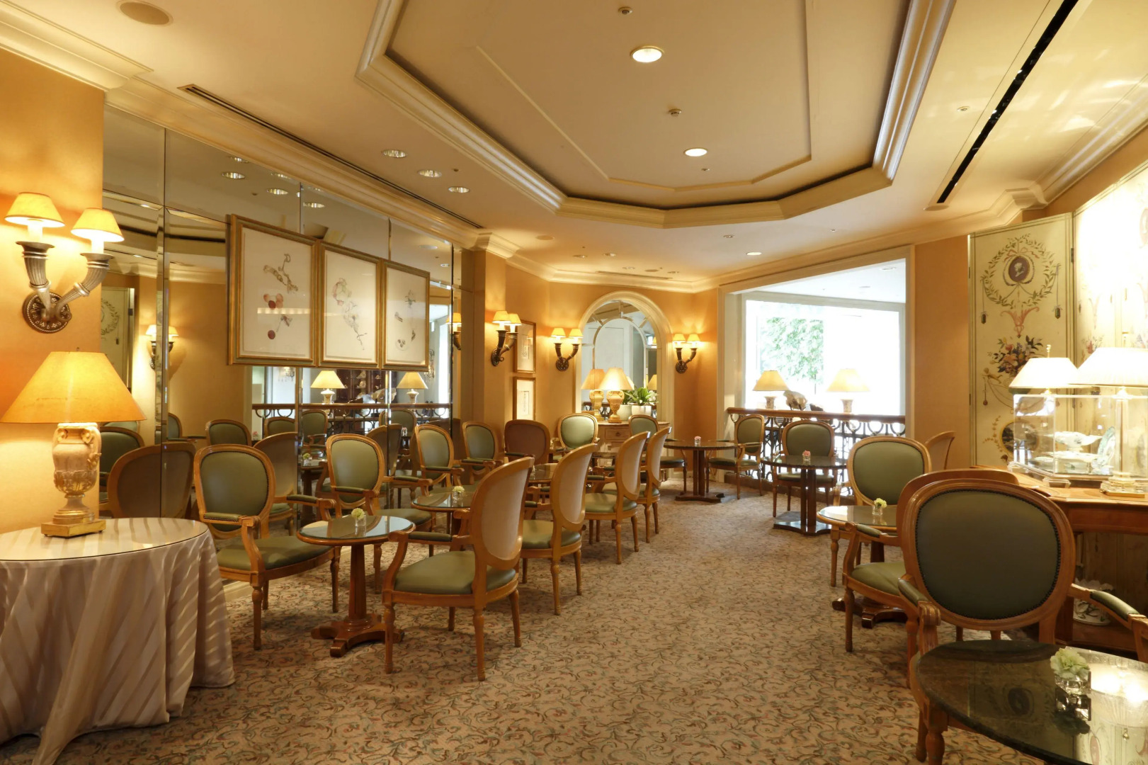 Отель Yokohama Royal Park