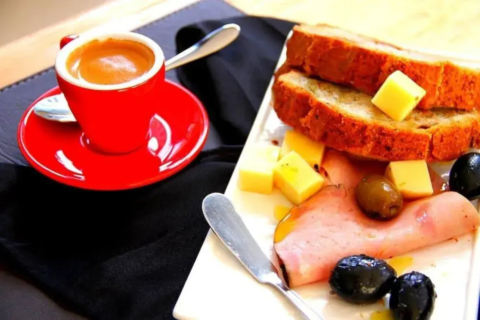 Travel International Hostal - Cafe