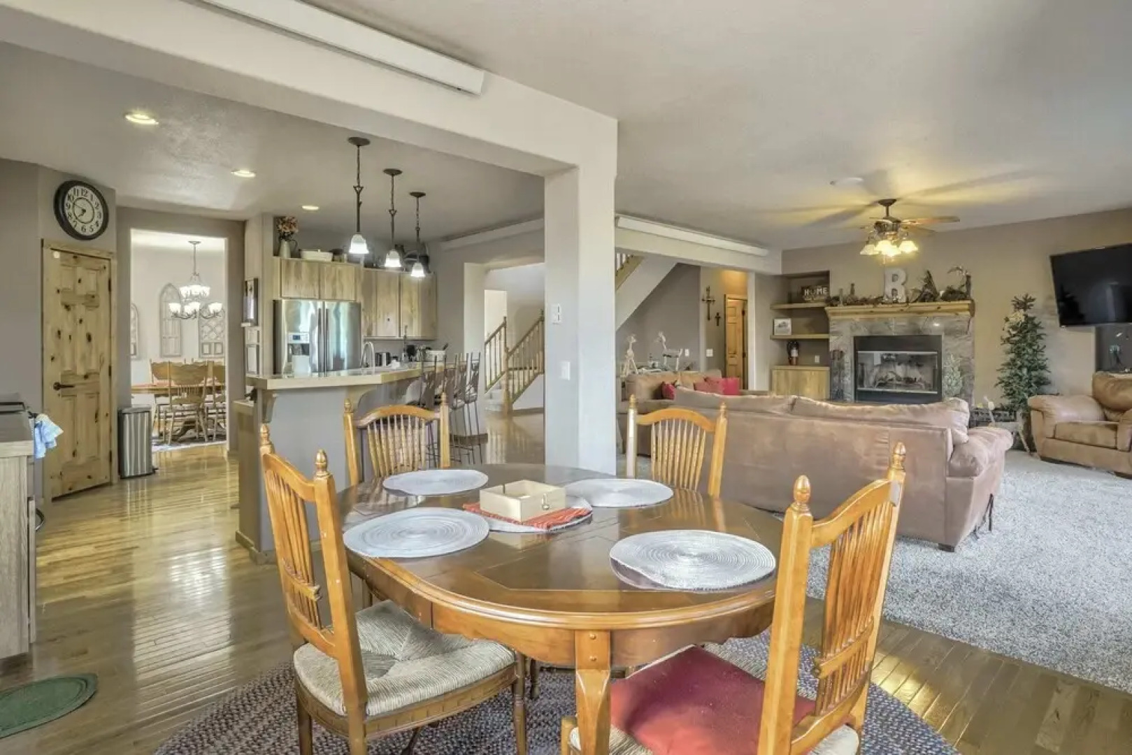 4BD Quiet Ranch Setting Historical Canyon Views