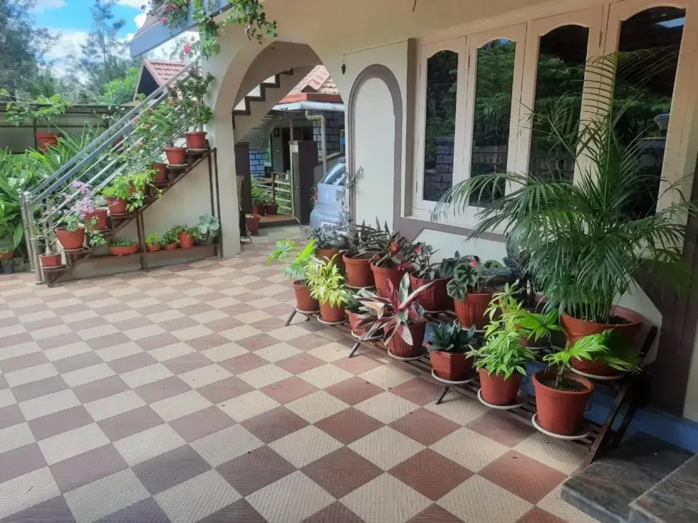 Srinikethana Home Stay with Swimming Pool