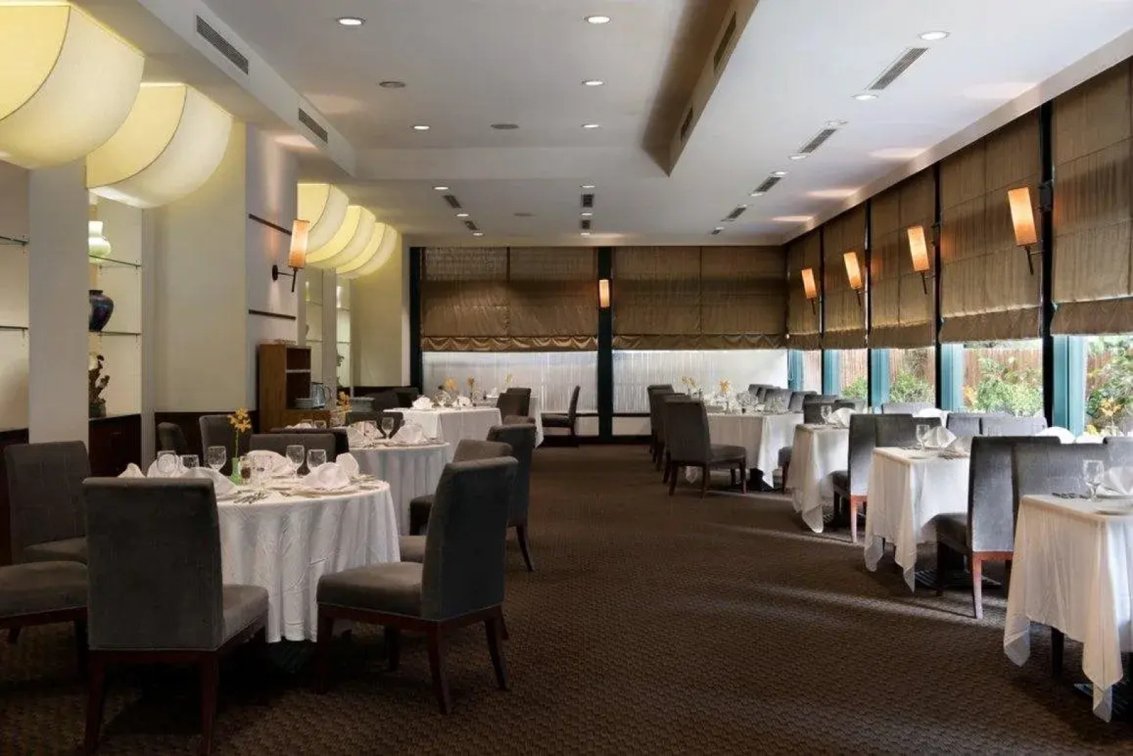 Lakeshore Hotel Metropolis I