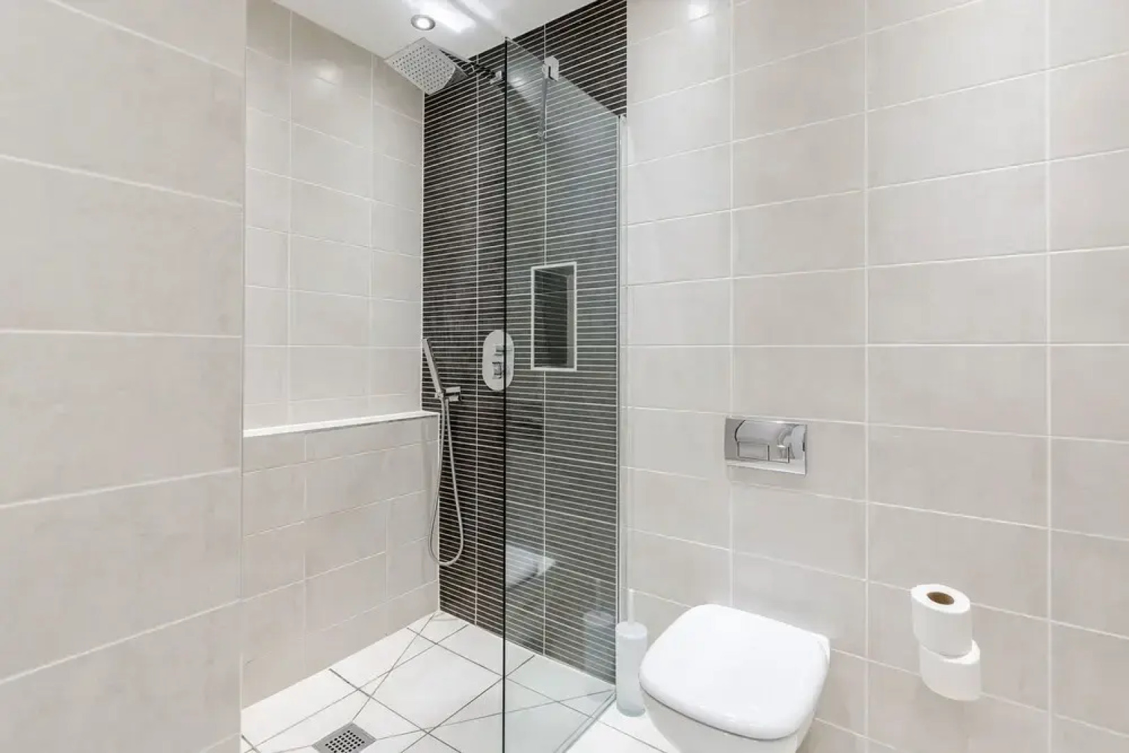 Roomspace Apartments -New Manor House