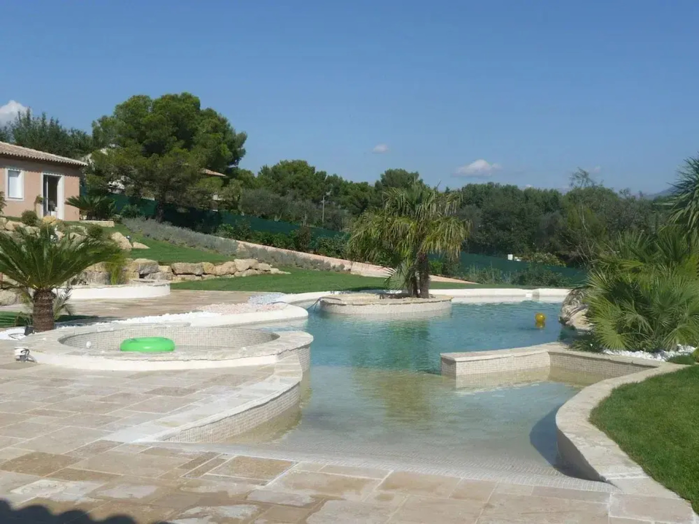 HAVRE DE PAIX" 5 étoiles Prestige jacuzzi, hammam, sauna, PISCINE chauffée Mougins Cannes Grasse