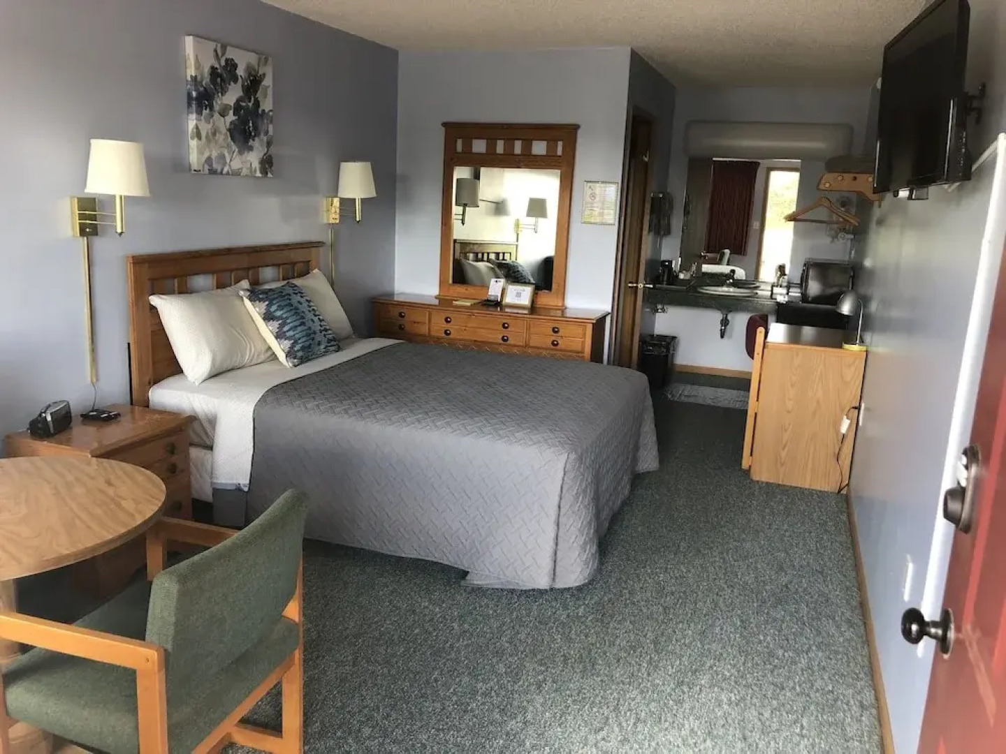 Edge Of The Woods Motel