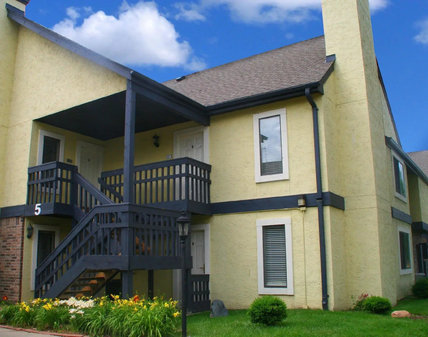 Sterling Hotel and Suites