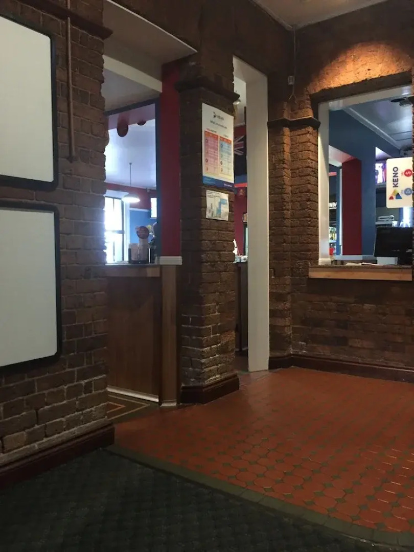 Aussie Hotel & Motel