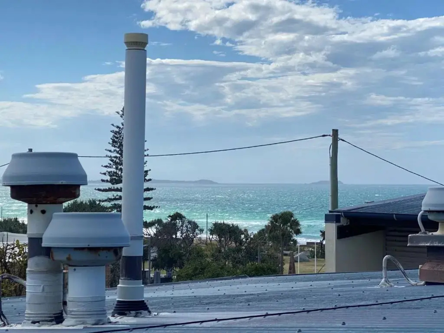 Spacious 3 bedroom apartment opposite surf club