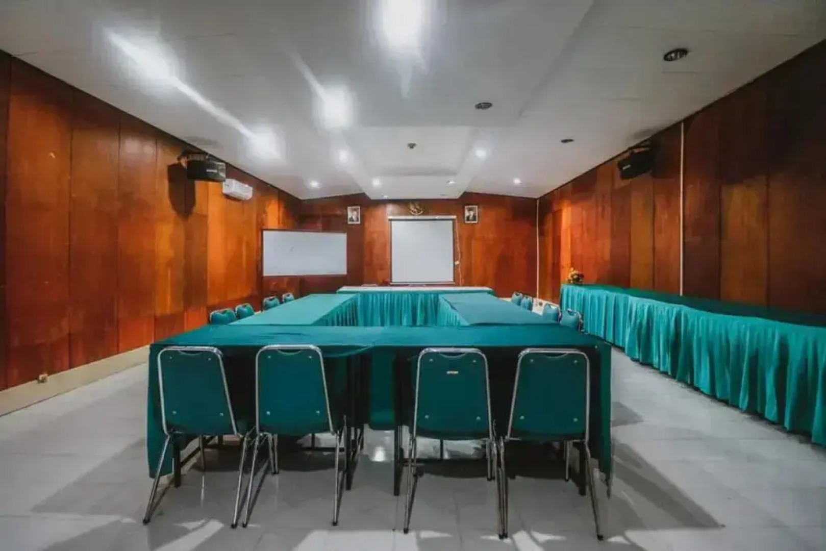 OYO 90114 New Cipayung Asri Hotel