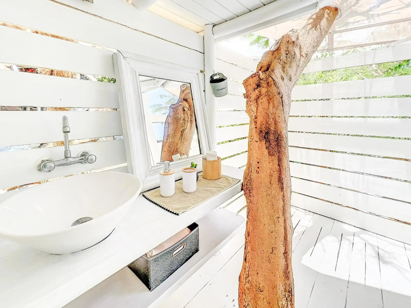 Villa Cazou, sea view, private pool, Wifi 100Mbps
