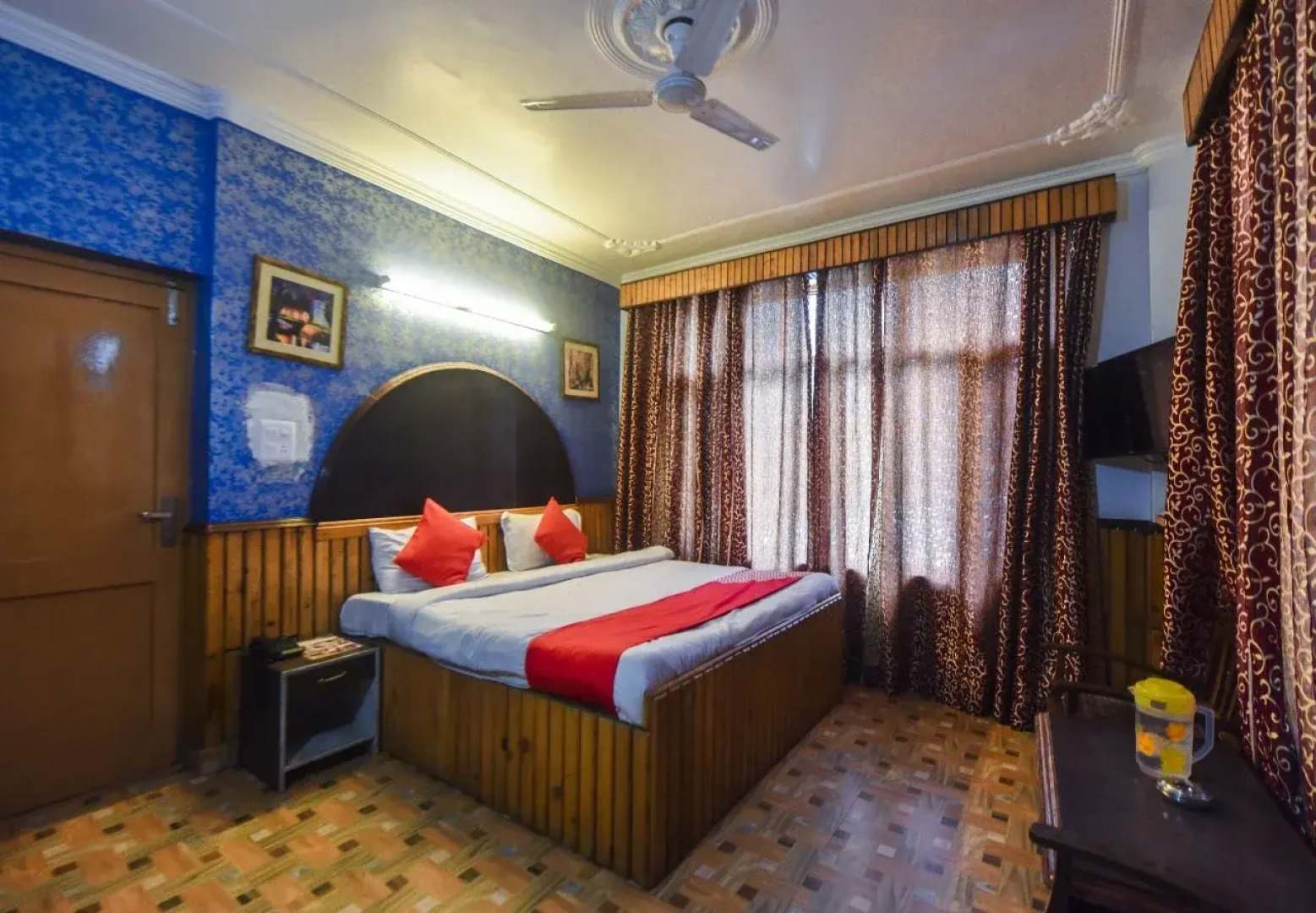 OYO 4751 Hotel Akashdeep