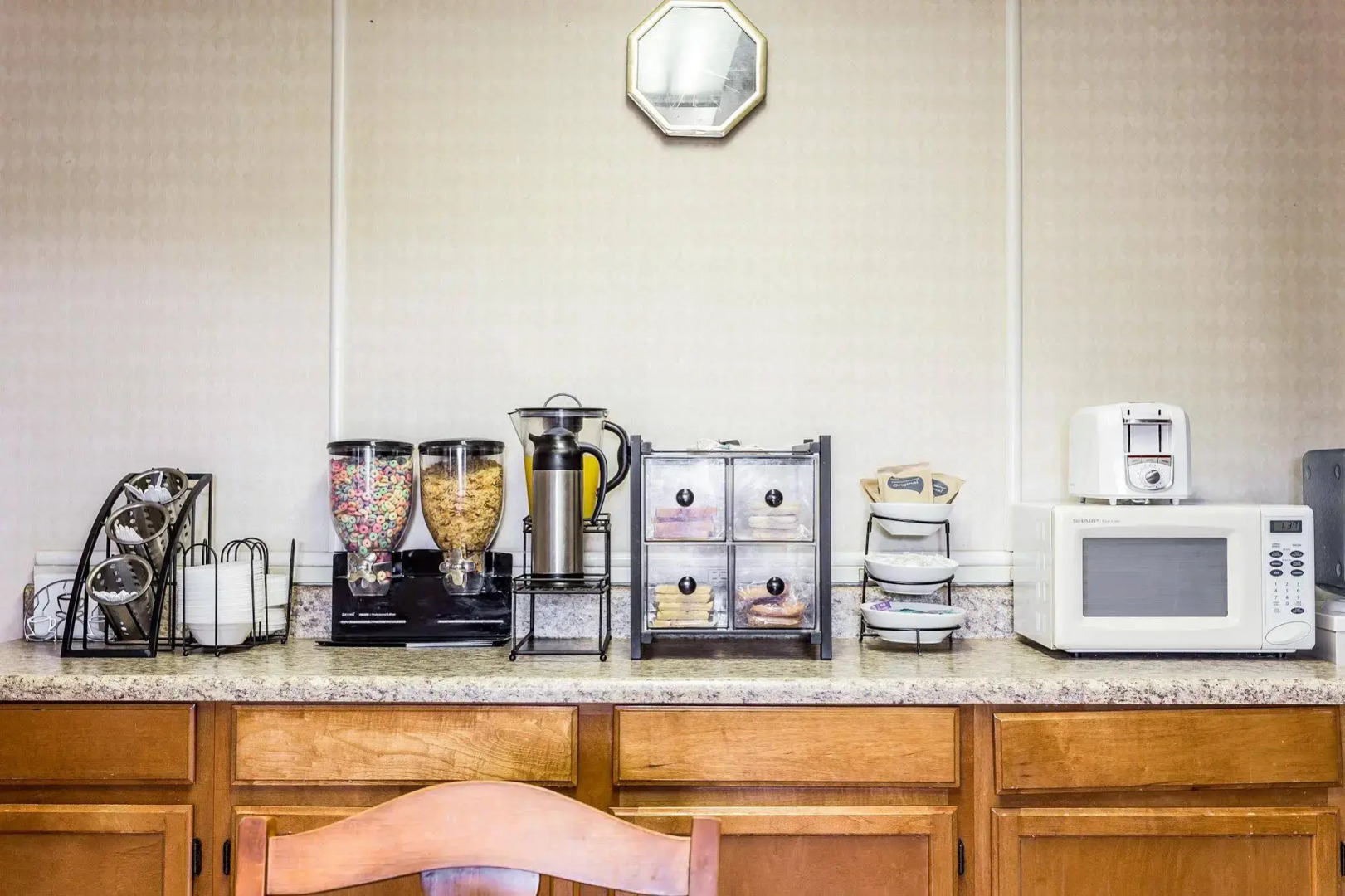 Econo Lodge Inn & Suites Matthews - Charlotte