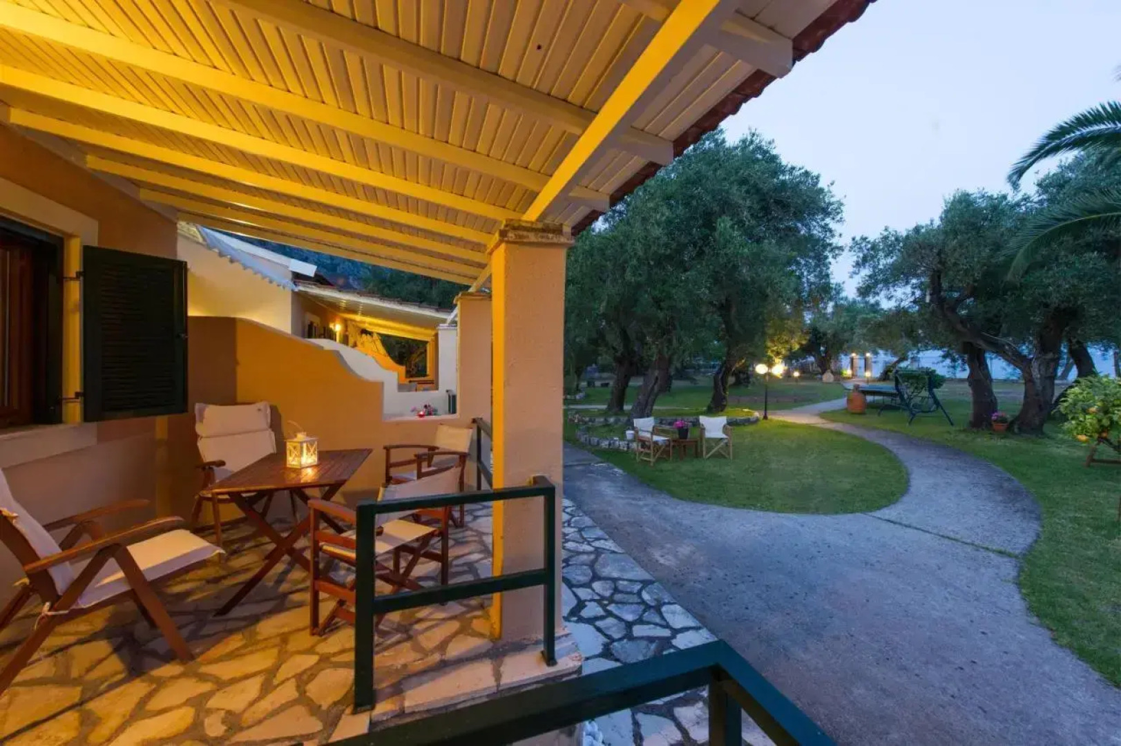 Renata Rooms & Studios