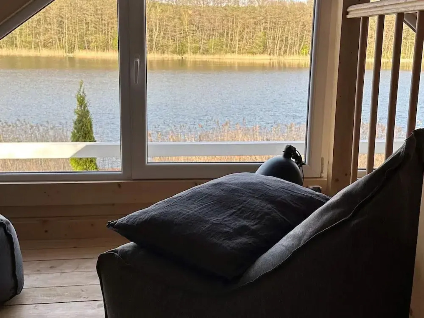 Wooden Home by Lake Klepnicko With Pier