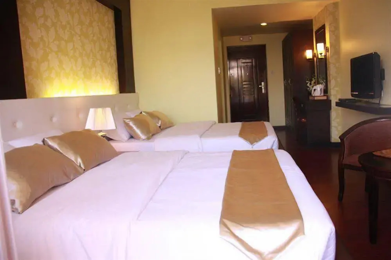 San Remigio Pensionne Suites