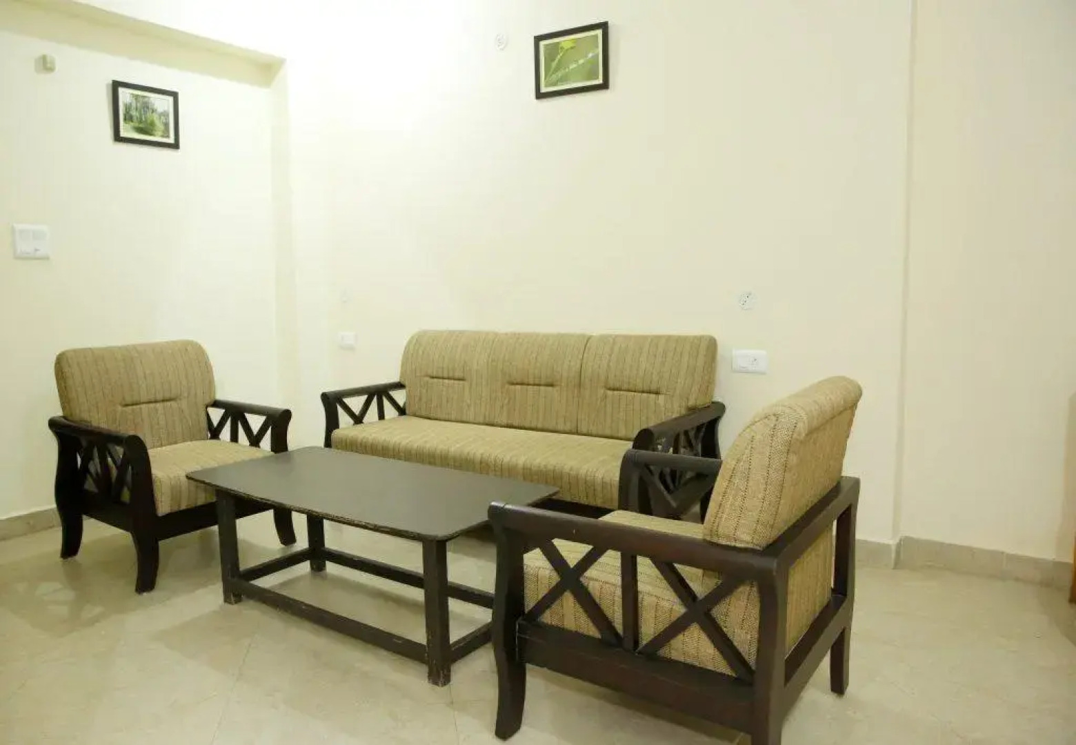 Hotel Avlokan - Near Kainchi Dham Mandir