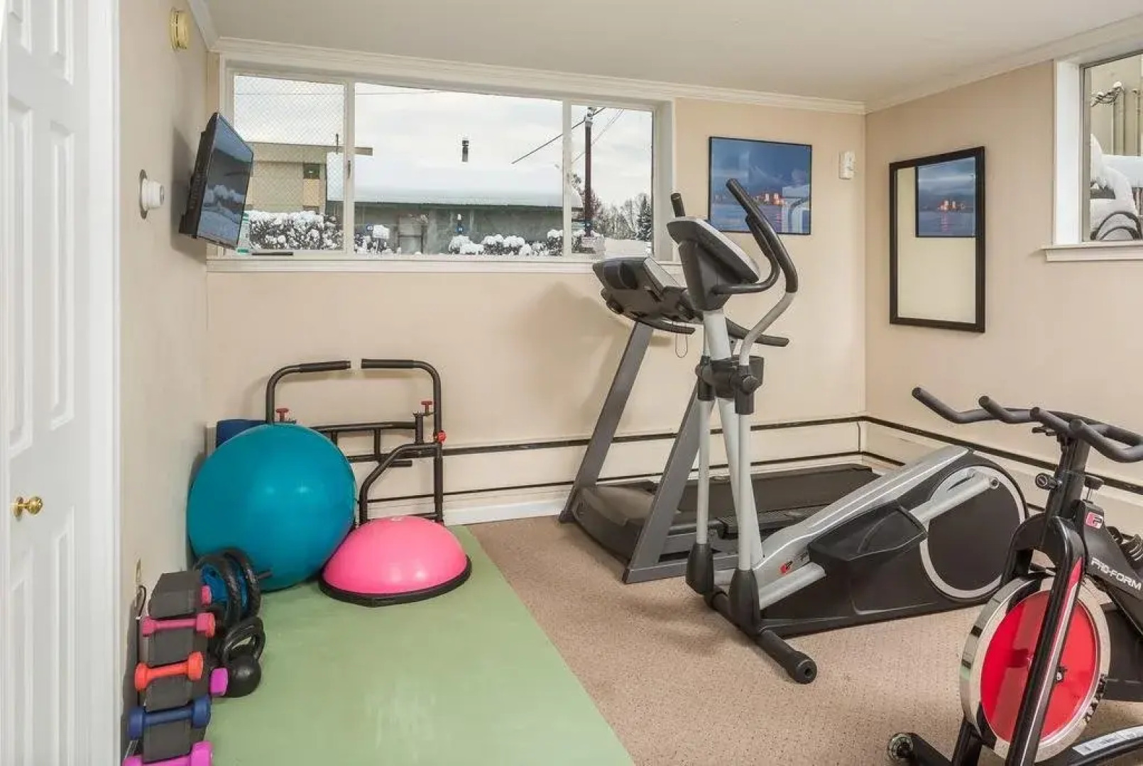 Duke's 8th Avenue Hotel