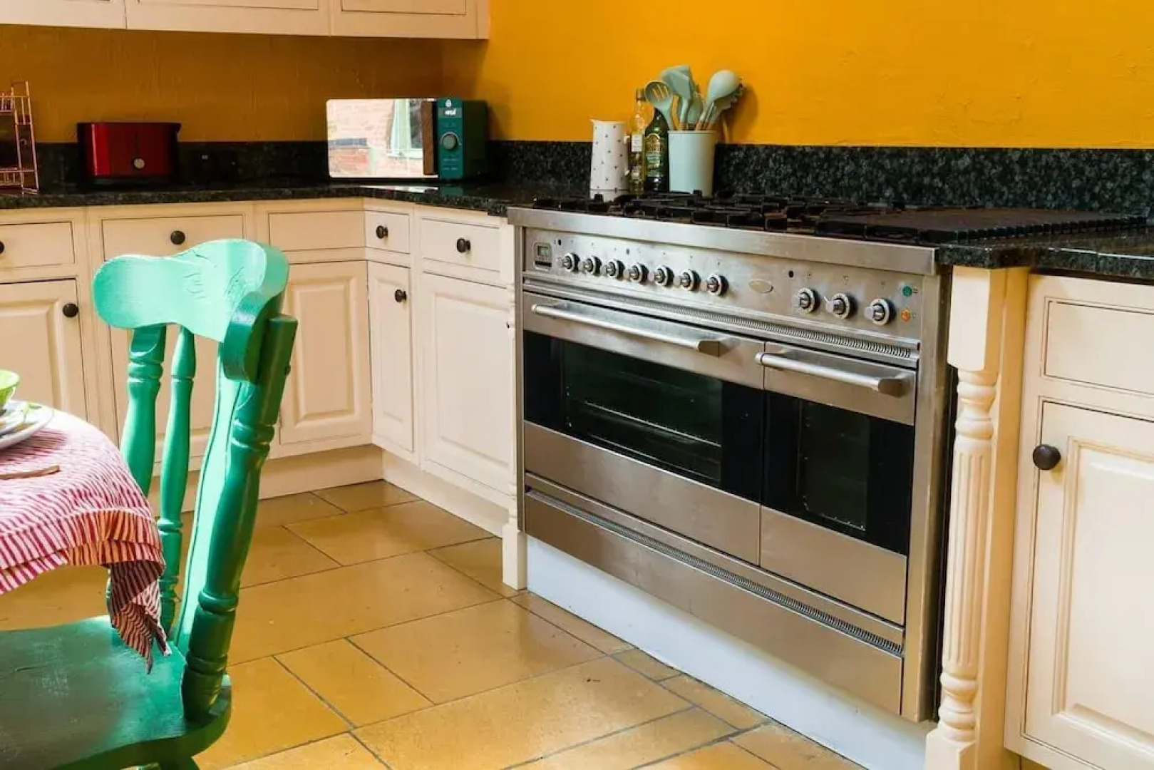 Idyllic Country Suite