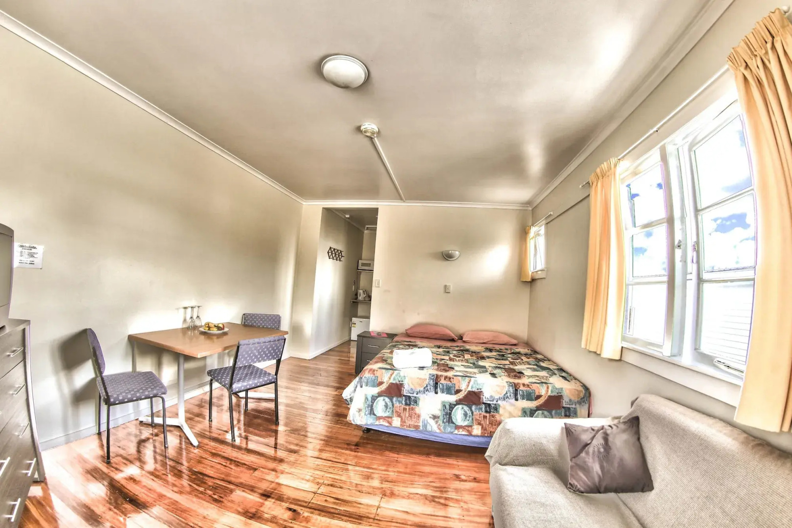 Centabay Lodge - Hostel