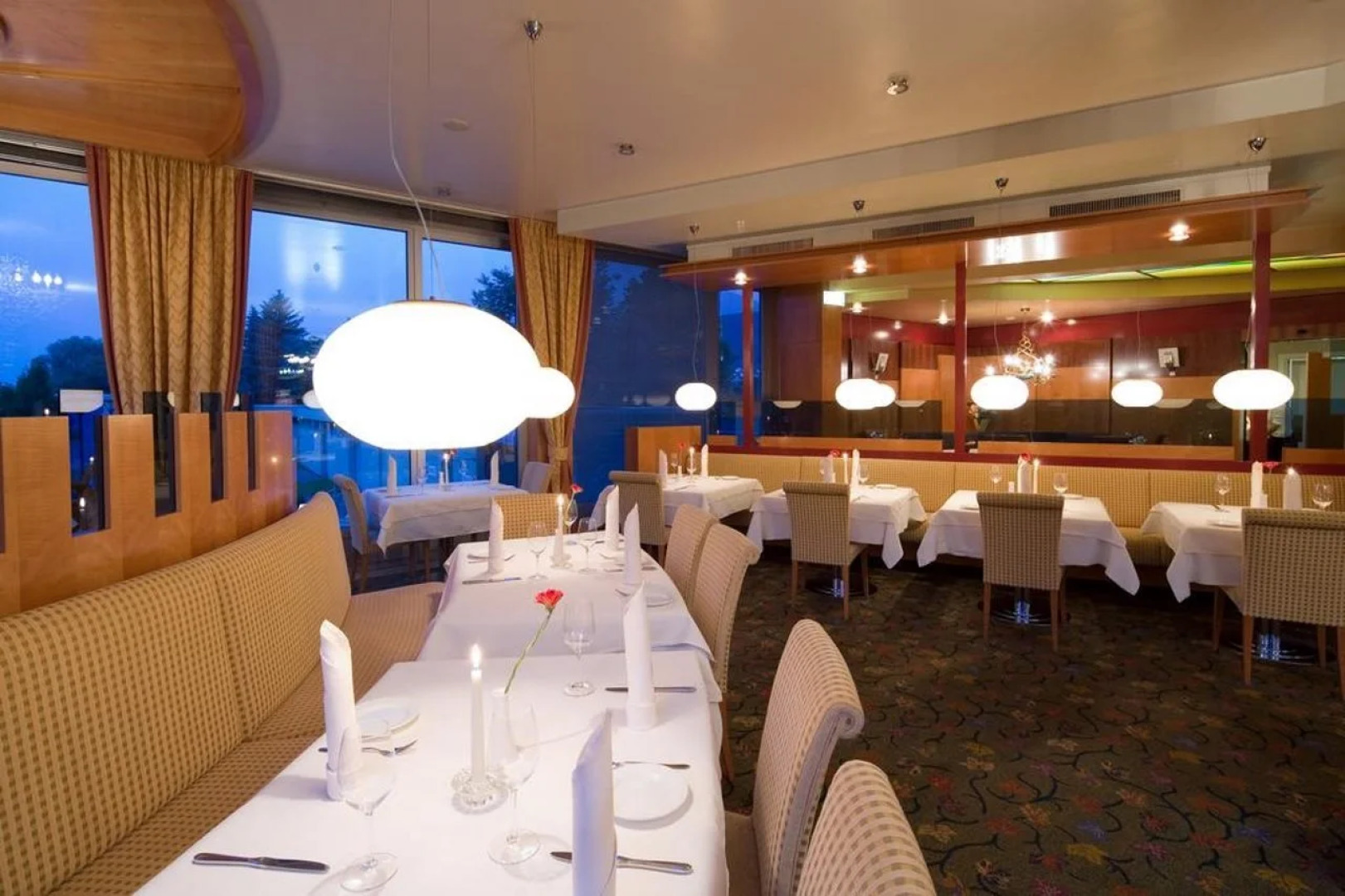 Penz Hotel West