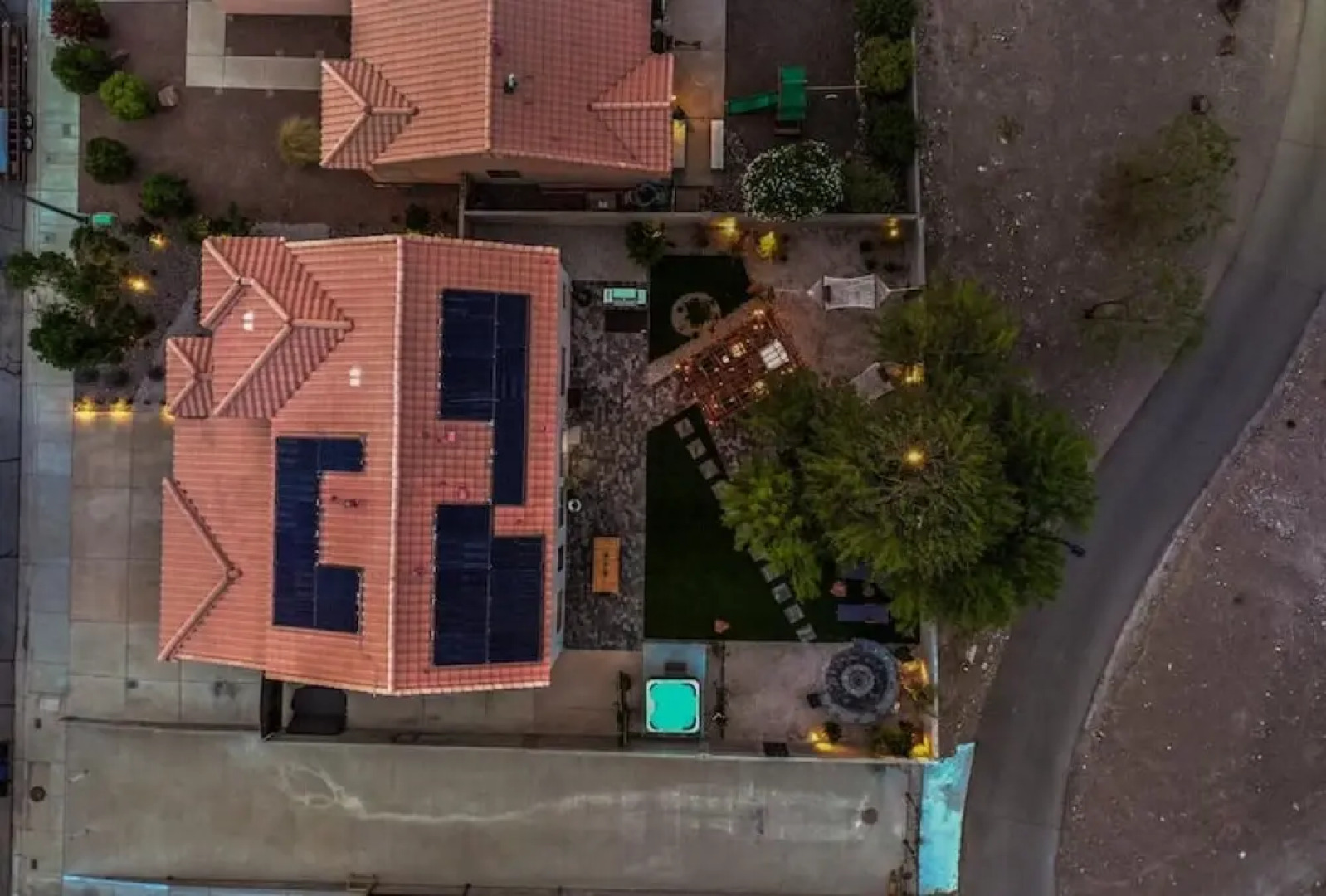 ZEN Retreat Jacuzzi Fire Pit BBQ Hammocks Patio Yoga Room Parking