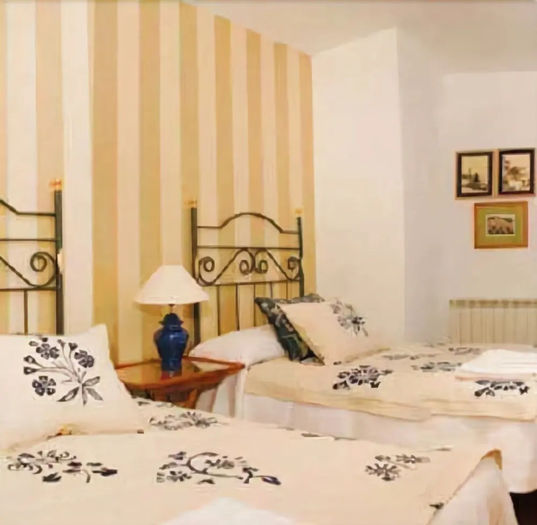 CH Victoria Alojamientos