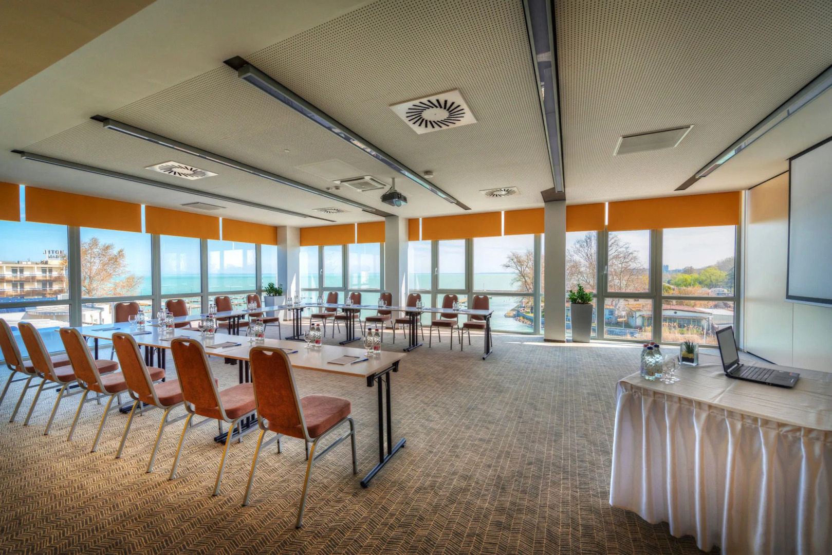 Hotel Yacht Wellness & Business