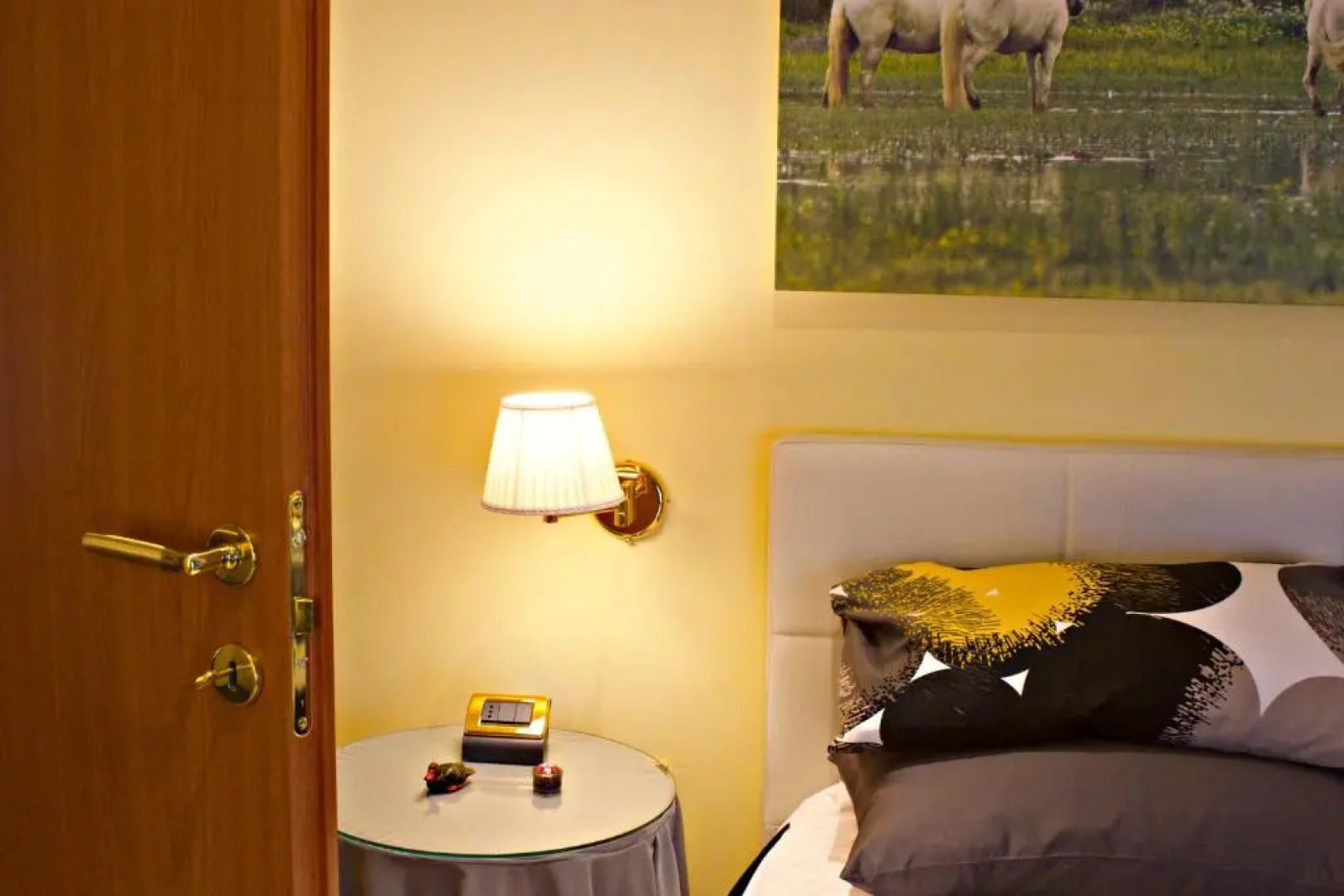 CA' LEONE - Sans Souci - Apartment in Villa with Pool