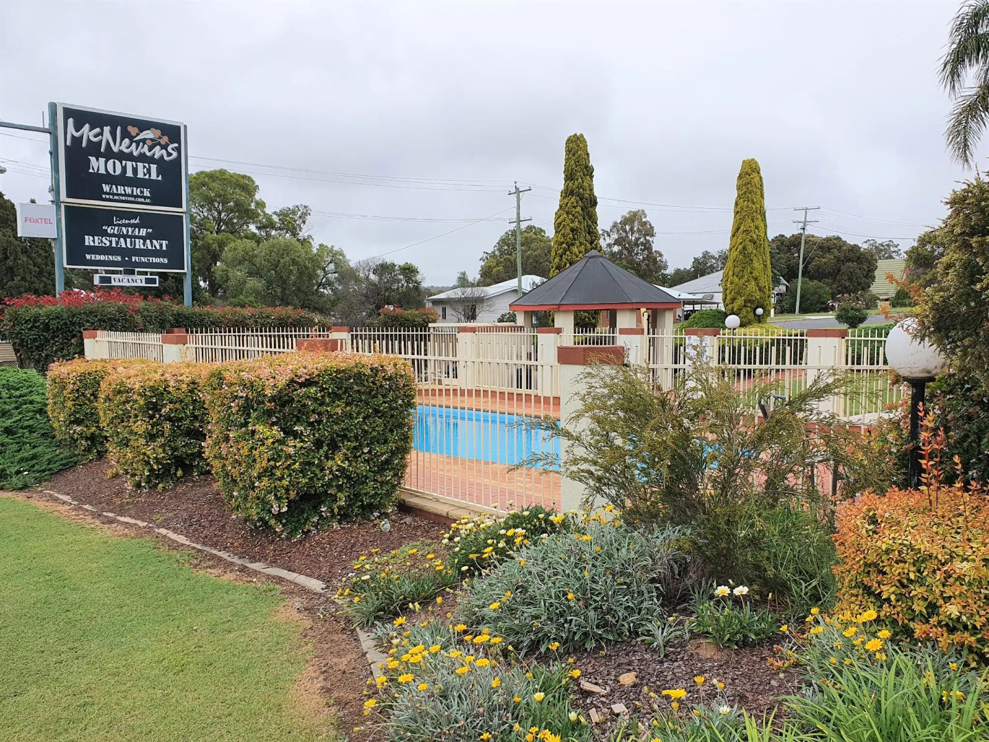 McNevin's Warwick Motel