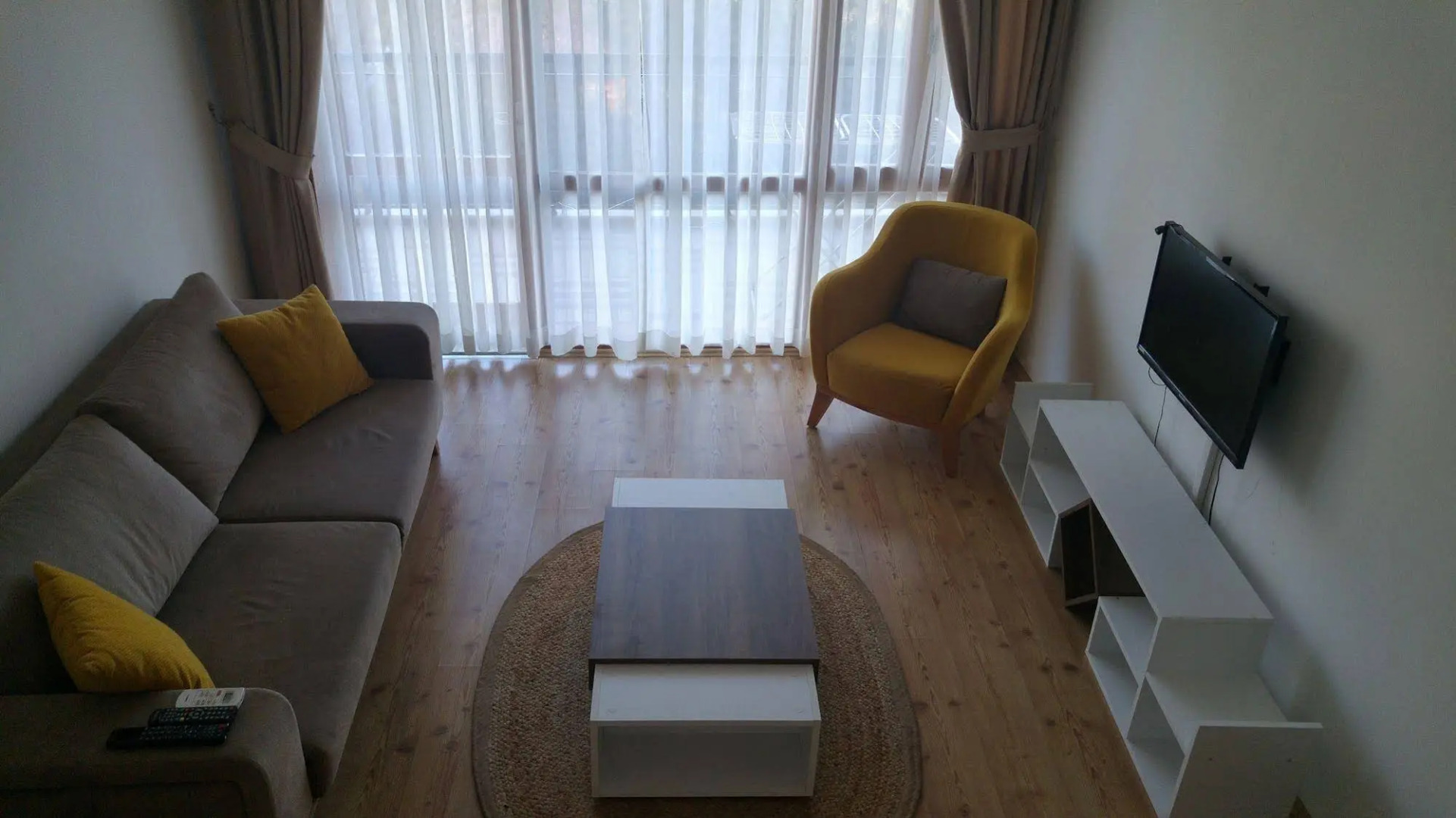 Old Town Deluxe Flats