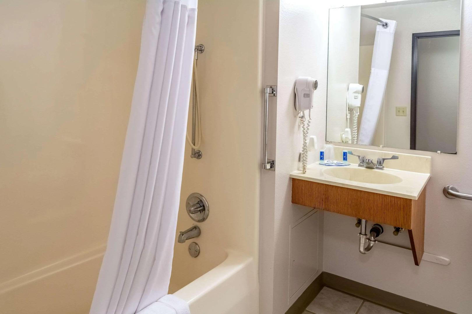 Magnuson Hotel Ironwood