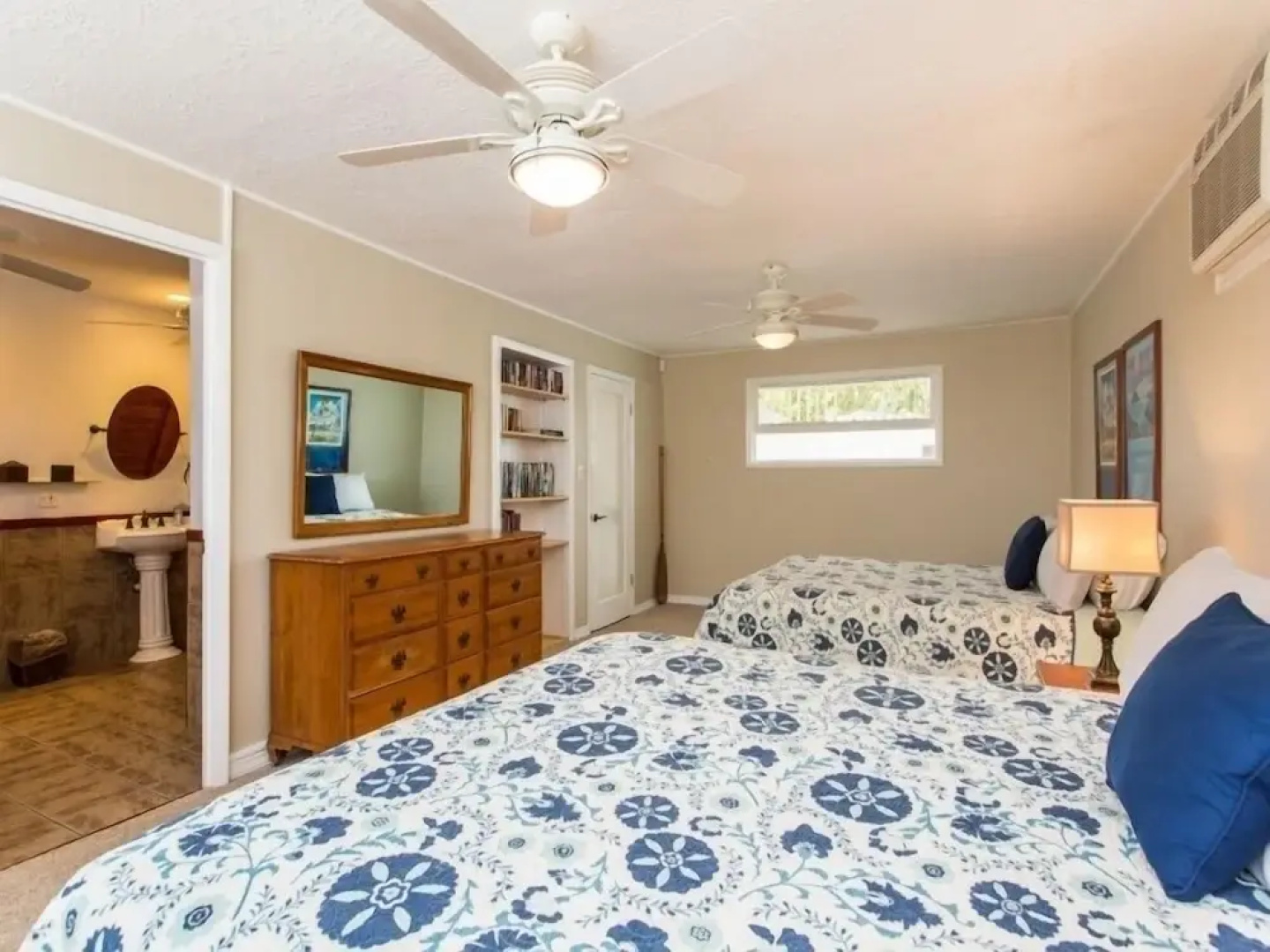Helen's Beach House 6 Bedroom Home by RedAwning