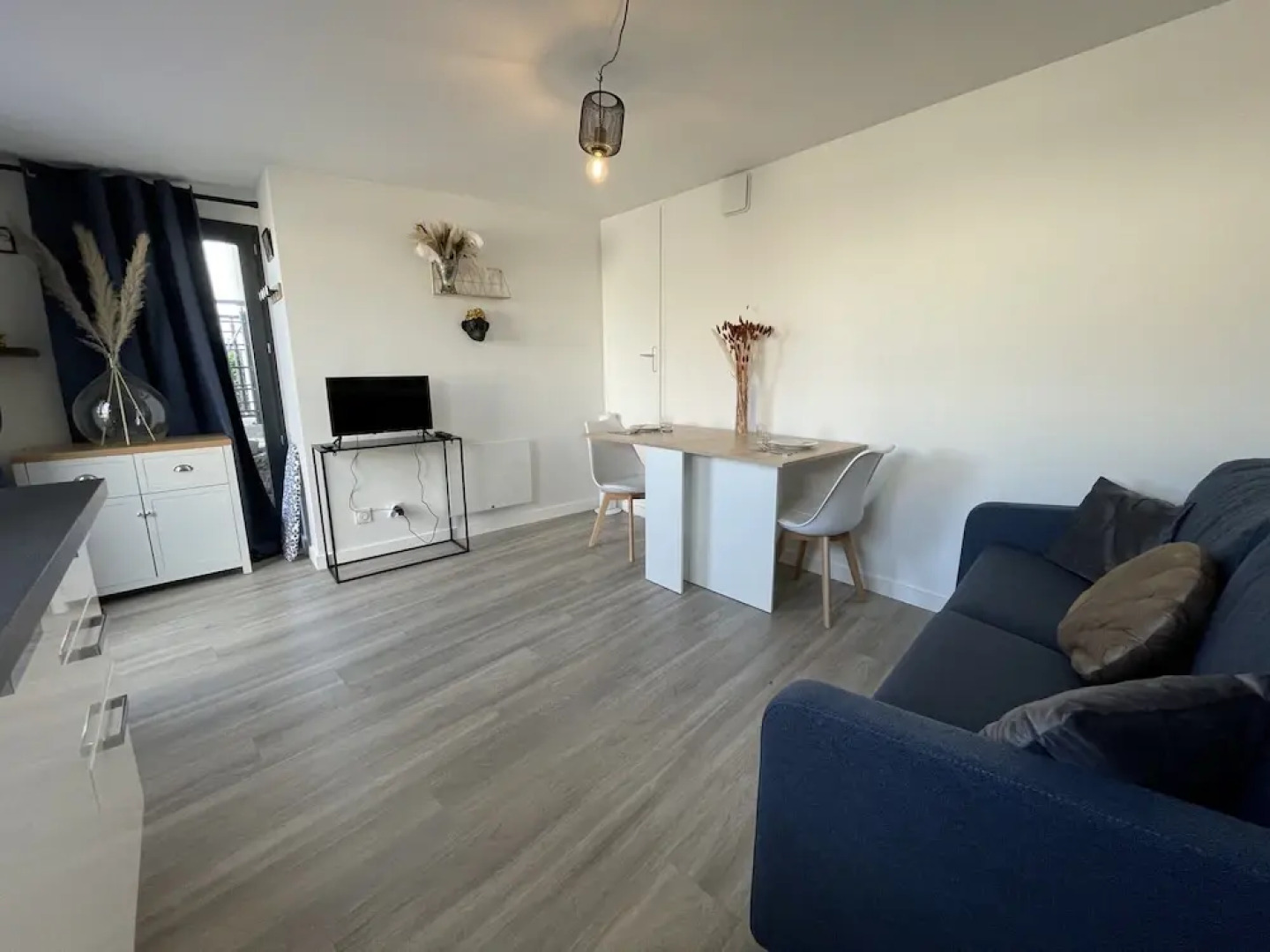 Apartment in Le Mans With Private Parking
