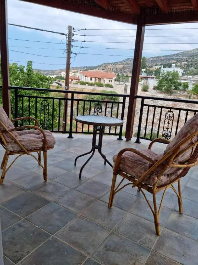 Steni Traditional Studio Apartment