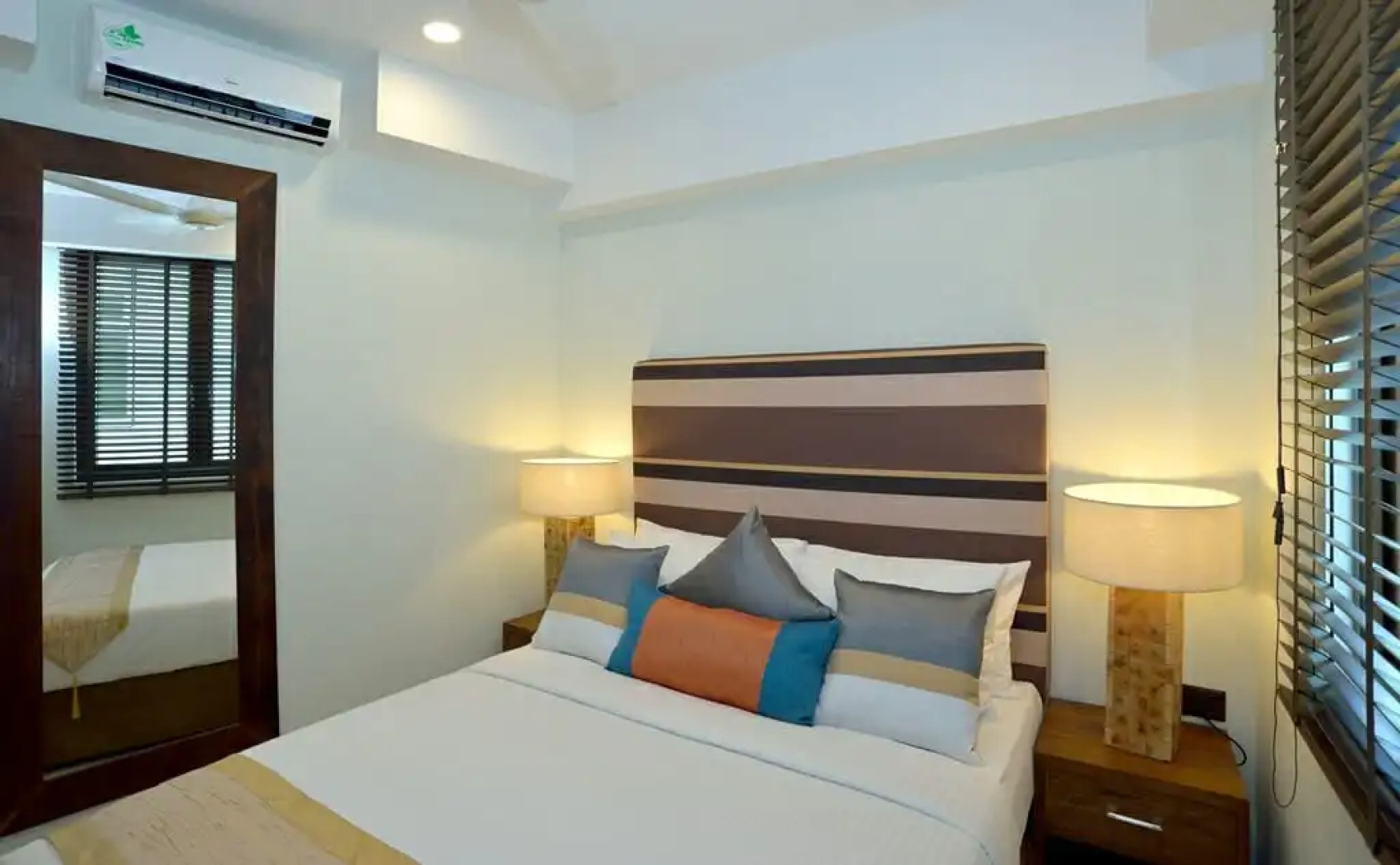 Отель The Somerset