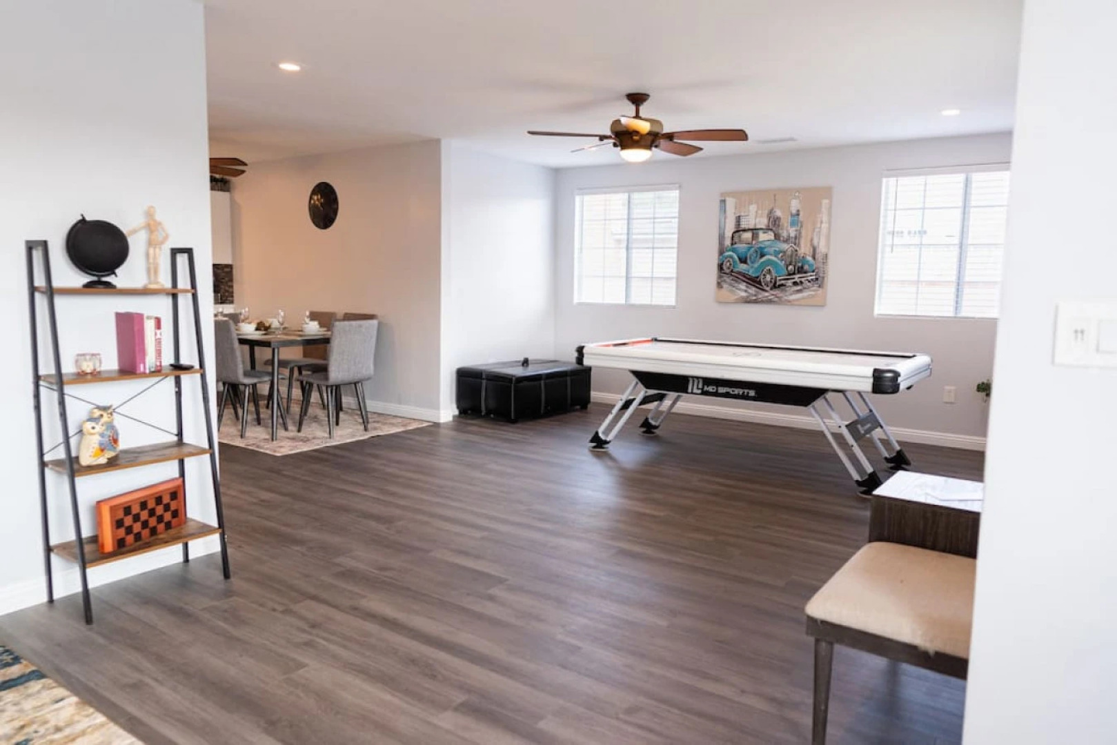 LARGE 4-BEDROOM HOUSE WITH AIR HOCKEY TABLE CLOSE TO DISNEYLAND IN ORANGE COUNTY  (p41)