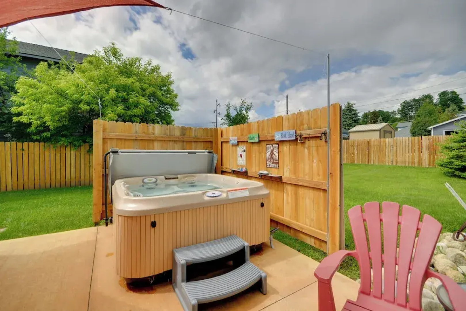 Red Lodge Retreat w/ Hot Tub: 3 Blocks to Downtown
