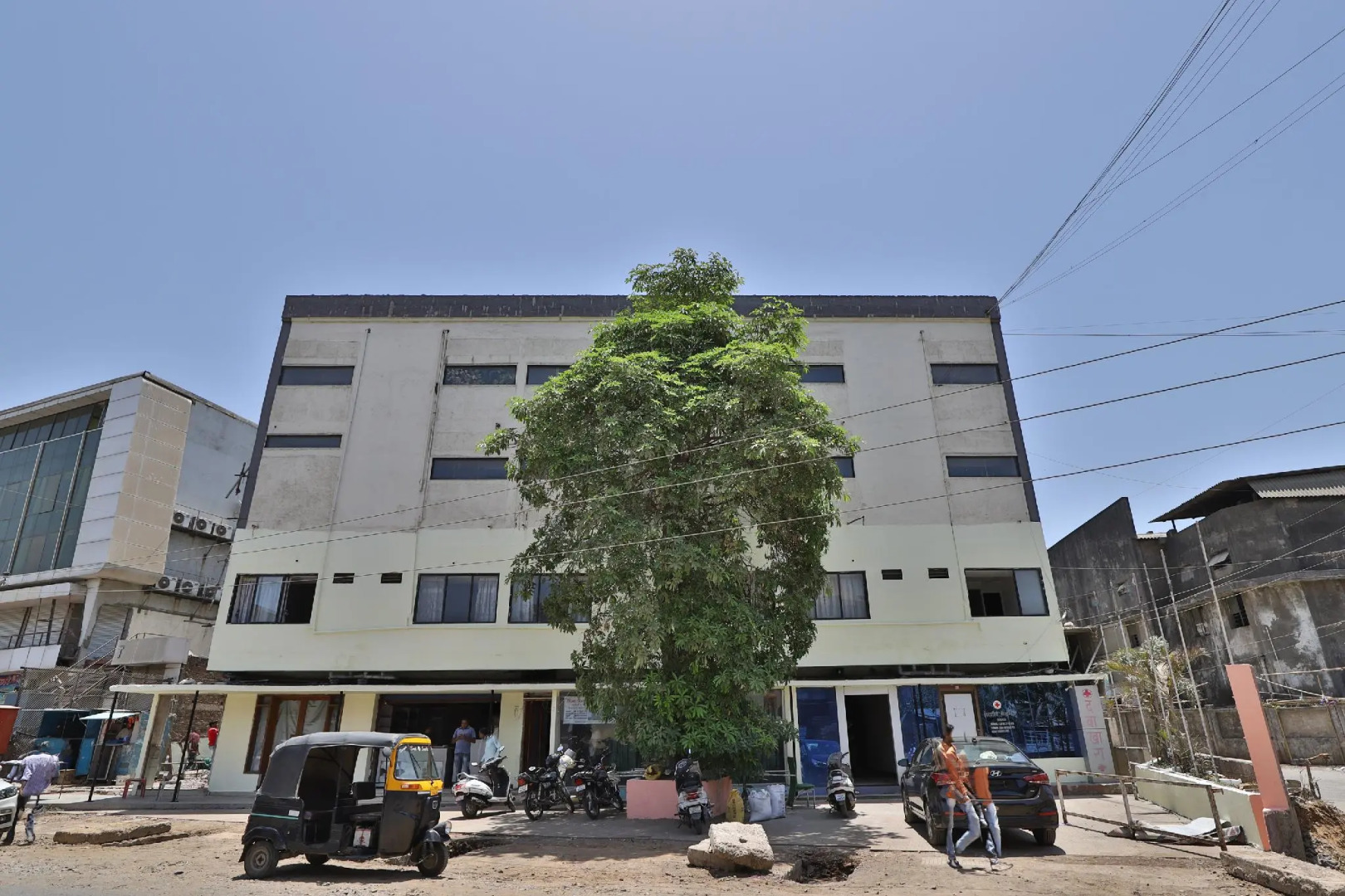 SPOT ON 39918 Hotel Pakas