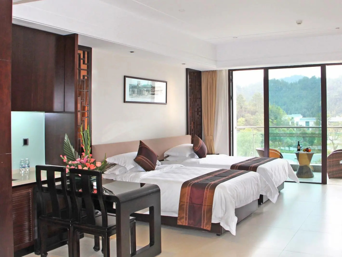 Heyuan Mels Welton Evergreen Lake Hotel