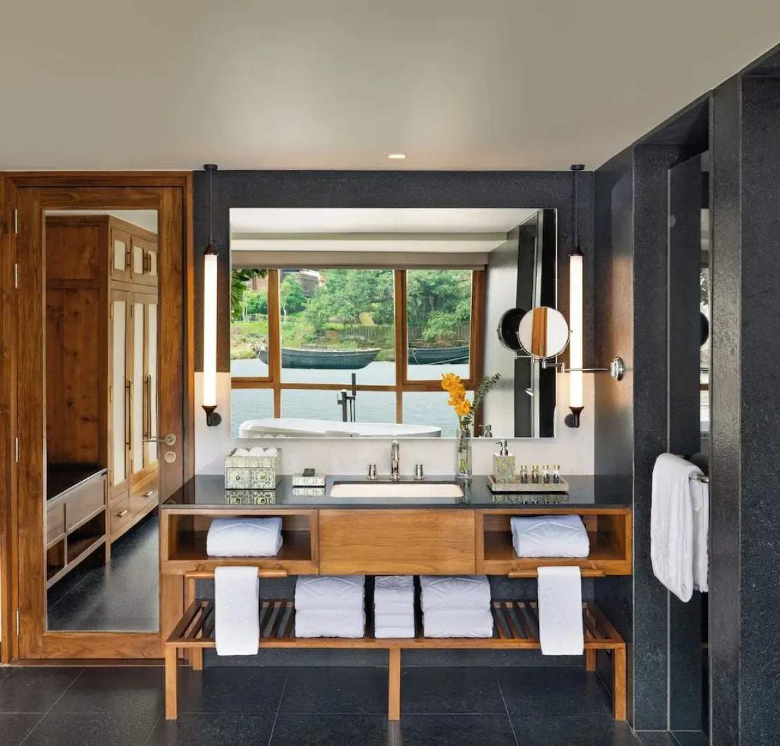 Taj Ganga Kutir Resort & Spa, Raichak