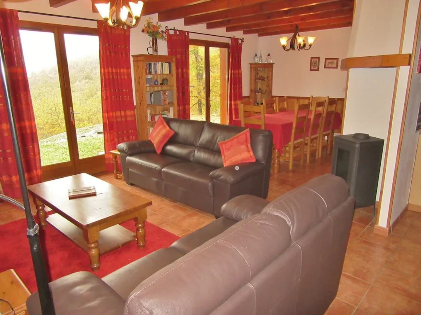 Tidy Chalet in the Woods of the Beautiful Dordogne