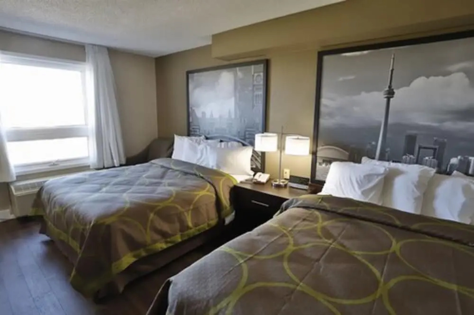 Super 8 Ajax/Toronto On