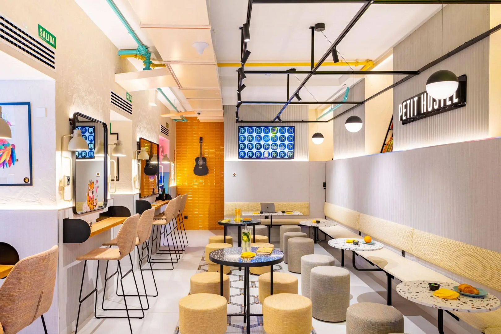 Petit Hostel Palacio Real