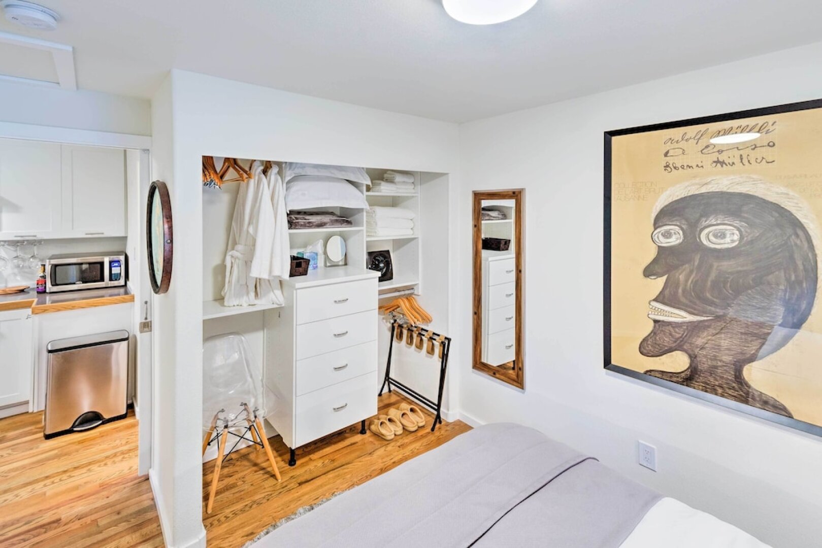 House w/ Deck on Whidbey Island, 1 Mi From Shore!