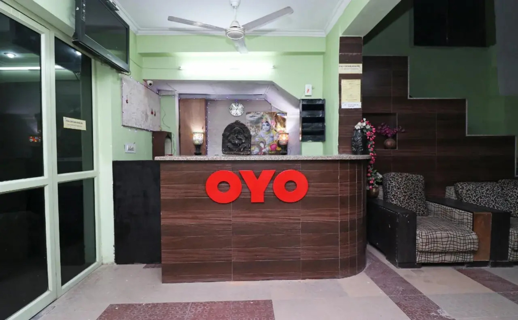 OYO Flagship 23686 UR Guest House